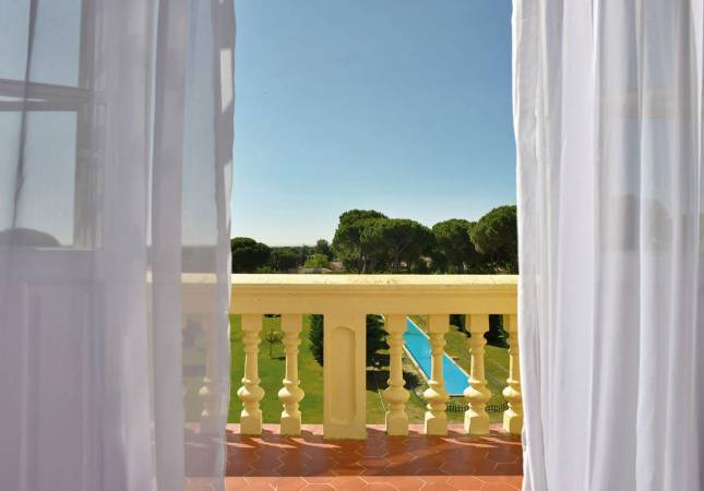 Confortables habitaciones en Hotel Balneario Palacio de las Salinas. Disfrúta con nuestro Spa y Masaje en Valladolid